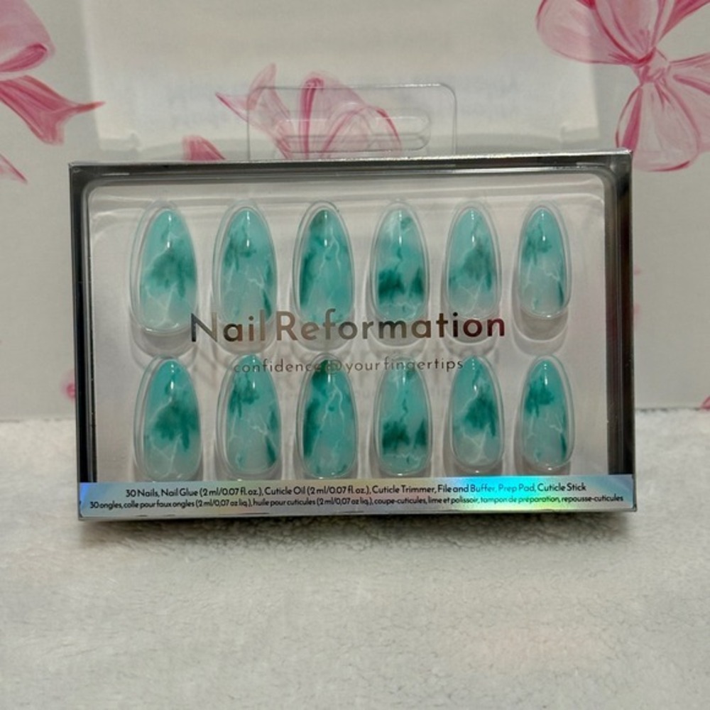Nail Reformation Teal Marble Almond Press On Nails‎ Kit 30 Pcs